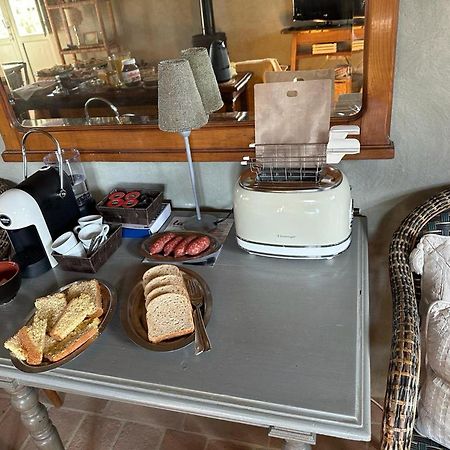 Bed and Breakfast Borgo Cardaneto Монтоне Экстерьер фото