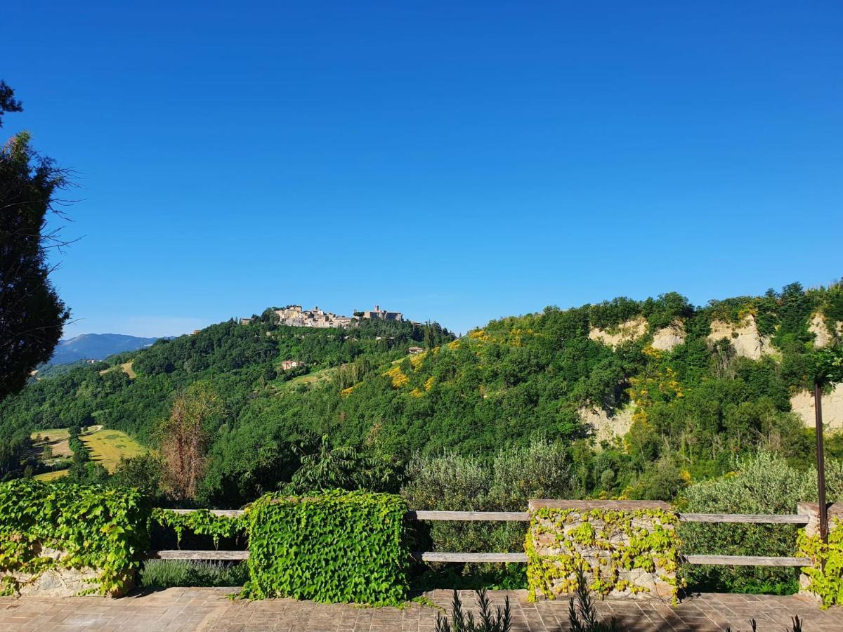Bed and Breakfast Borgo Cardaneto Монтоне Экстерьер фото